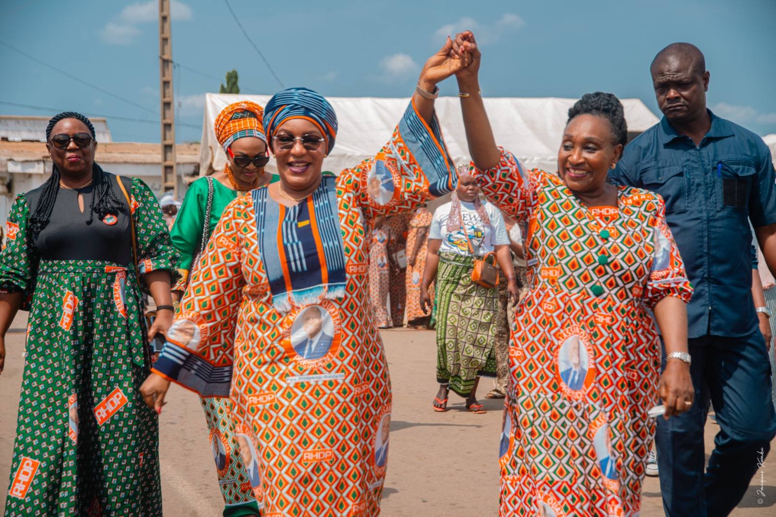 LÉGISLATIVES TOMODI : LES FEMMES DU RHDP EN MARCHE POUR RAYMONDE GOUDOU COFFIE