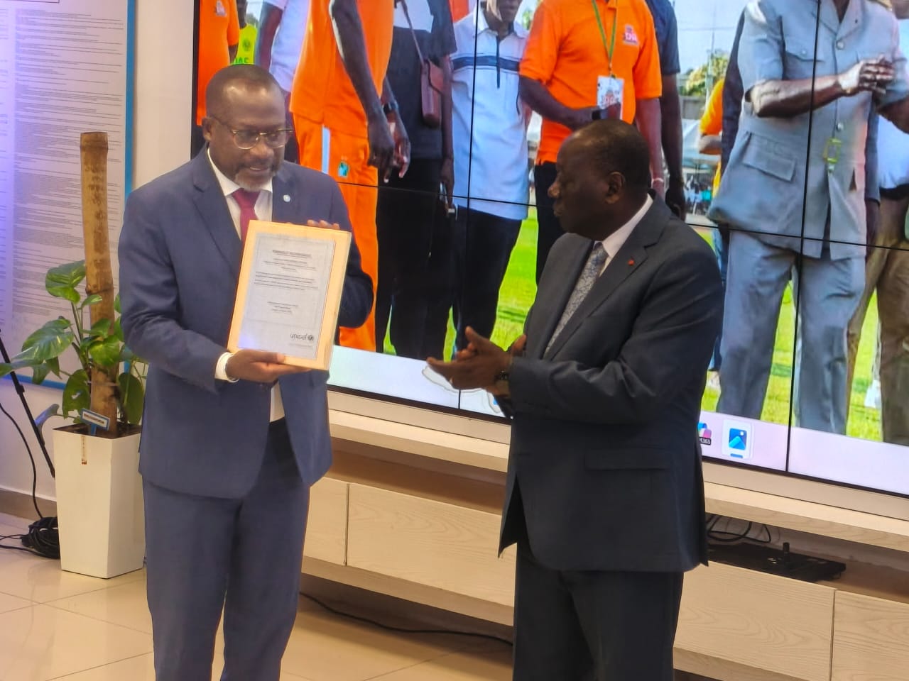 ADMINISTRATION À VISAGE HUMAIN : L’UNICEF HONORE LE PRÉFET HORS GRADE ANDRÉ ASSOUMOU