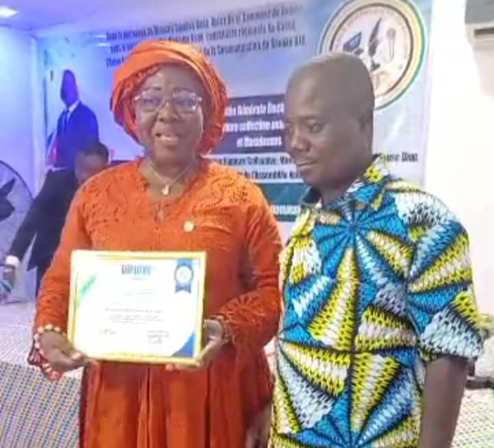 BOUAKÉ : L’HONORABLE DR FATOUMATA TRAORÉ ÉLEVÉE AU RANG DE MEMBRE D’HONNEUR DE L’UJB