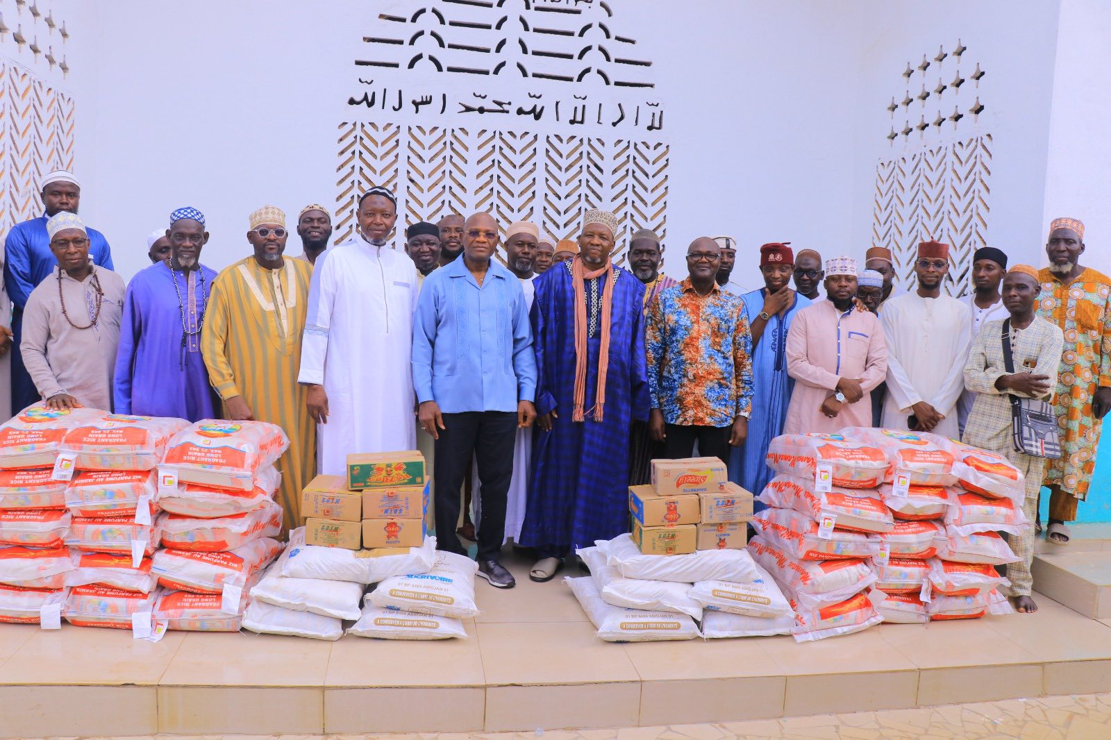 ÉLAN DE SOLIDARITÉ : ADJÉ SILAS METCH SOUTIENT LES COMMUNAUTÉS MUSULMANES ET CATHOLIQUES DE DABOU