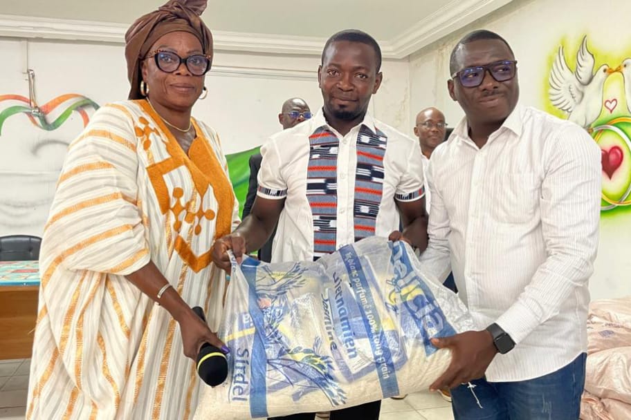 RAMADAN / CARÊME : AMADOU KONÉ OFFRE DES VIVRES AUX COMMUNAUTÉS DE BOUAKÉ