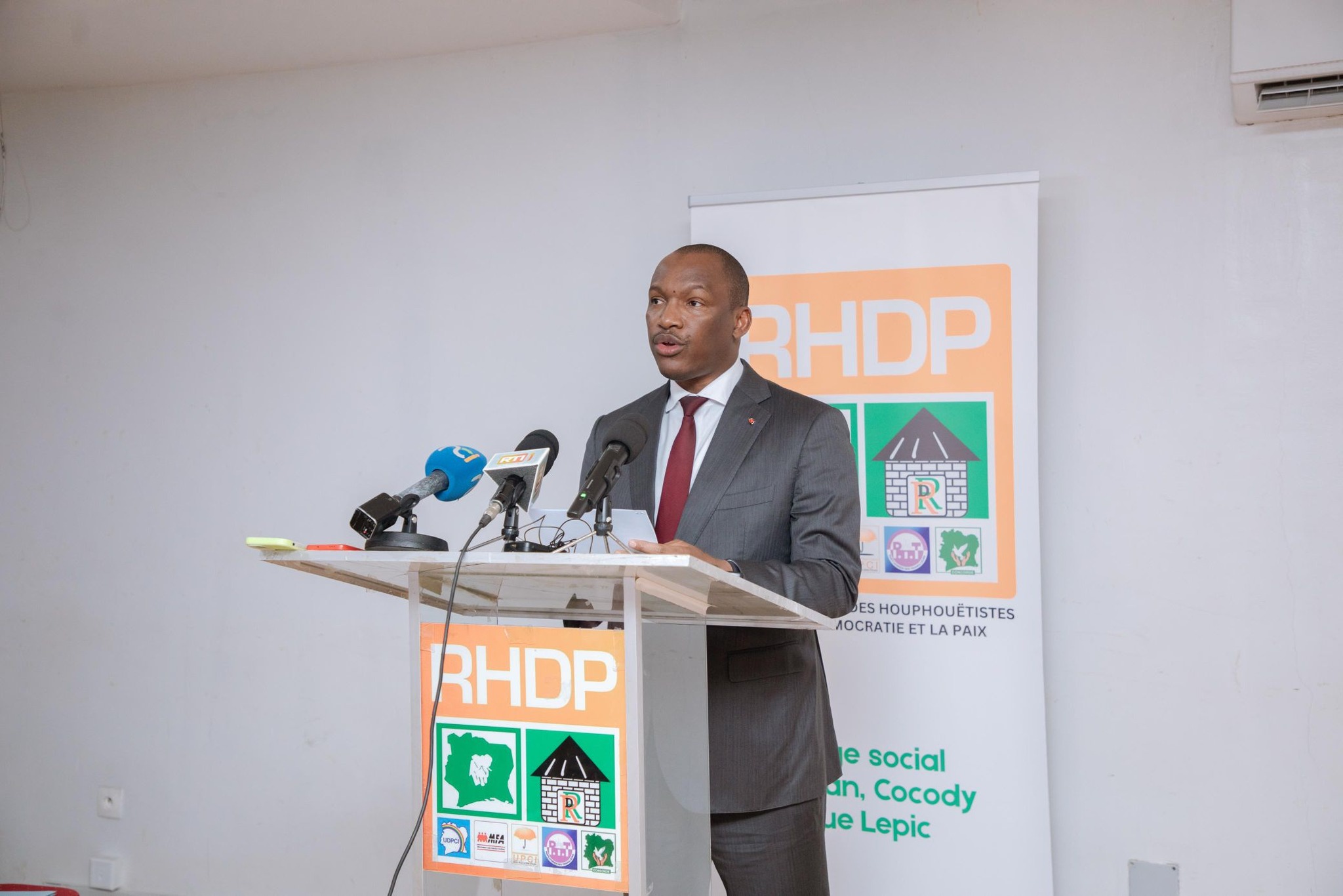 INDÉPENDANTS RHDP : 176 SANCTIONS, LE PARTI FRAPPE FORT ET RÉTABLIT L’ORDRE