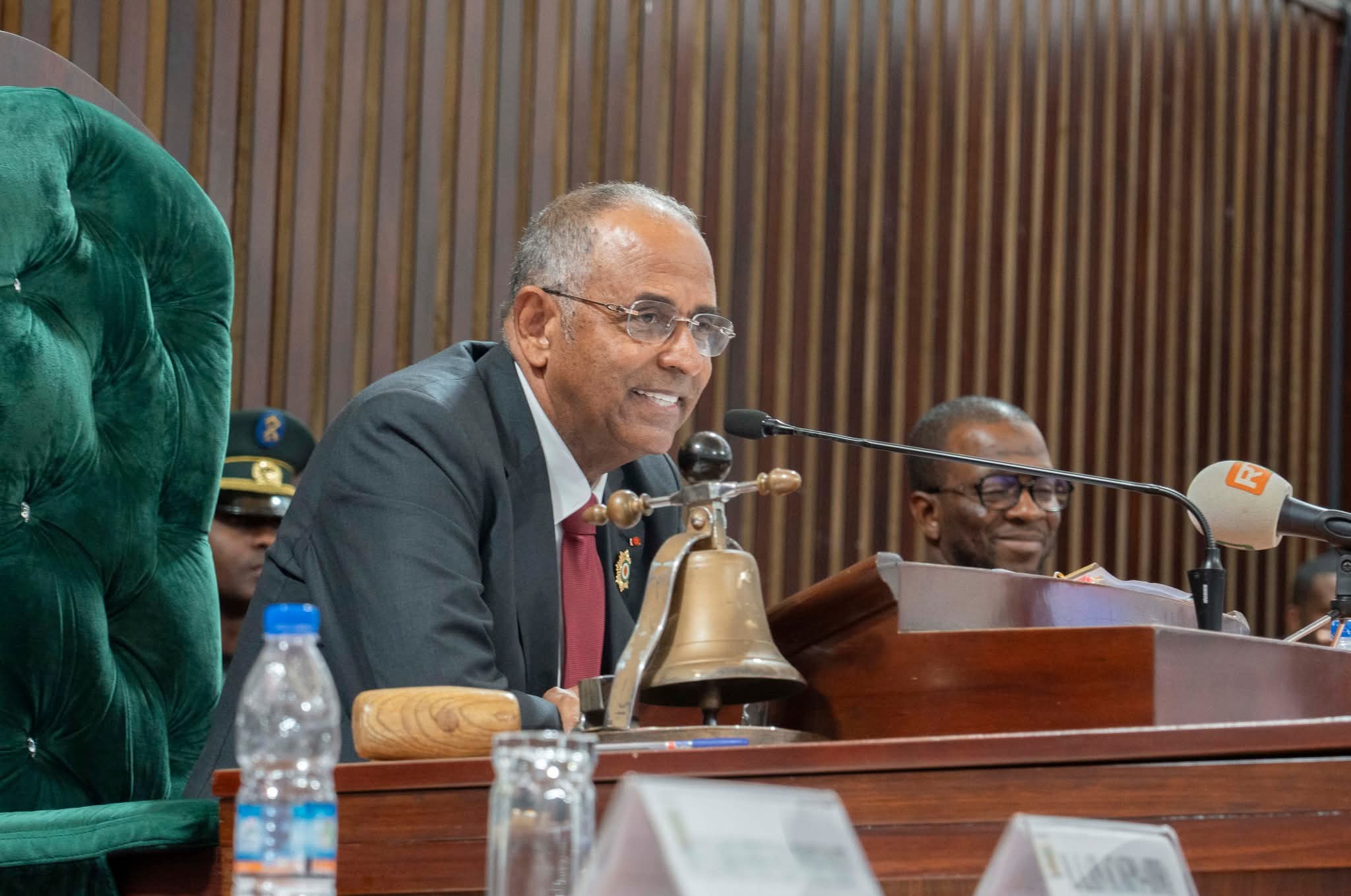 ASSEMBLÉE NATIONALE : ADOPTION DE CINQ PROJETS DE LOI ET MISE EN PLACE DE LA COMMISSION D'ÉVALUATION DES POLITIQUES PUBLIQUES