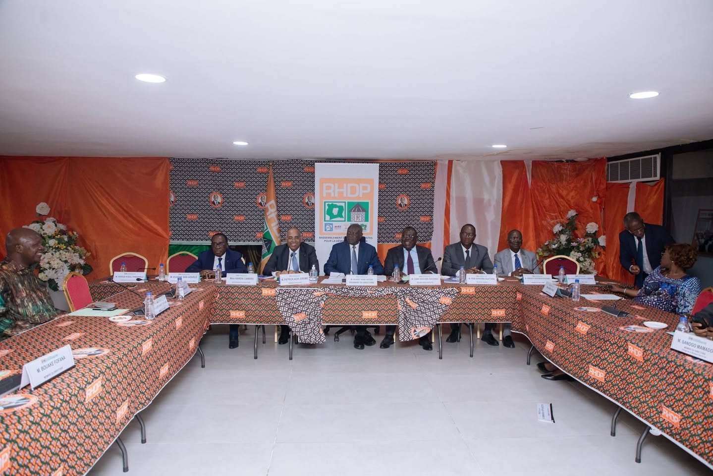 SANCTIONS CONTRE L’INDISCIPLINE : LE RHDP SORT LE BÂTON