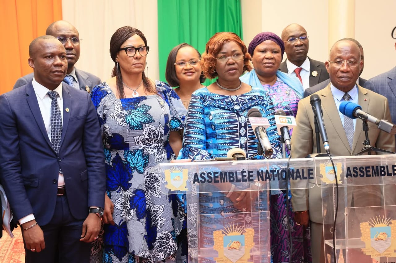 ASSEMBLÉE NATIONALE : NIALÉ KABA PORTE LA VISION D’UN HUB AÉRIEN RÉGIONAL POUR LA CÔTE D’IVOIRE