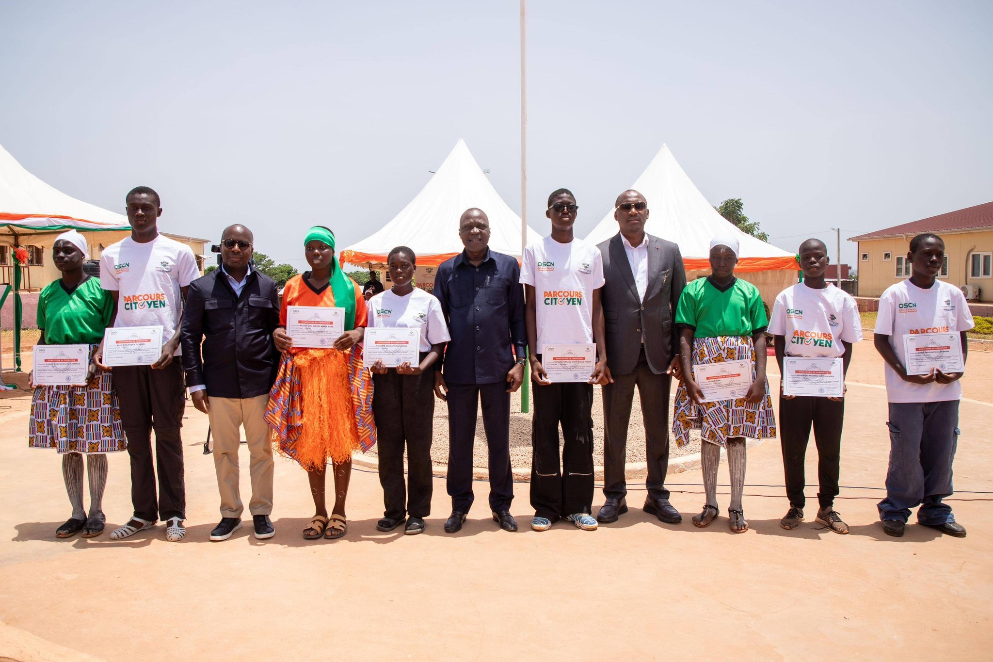 SORTIE OFFICIELLE DES ÉLÈVES DU PARCOURS CITOYEN : 900 JEUNES FORMÉS AUX VALEURS CIVIQUES À BOUAKÉ ET DALOA
