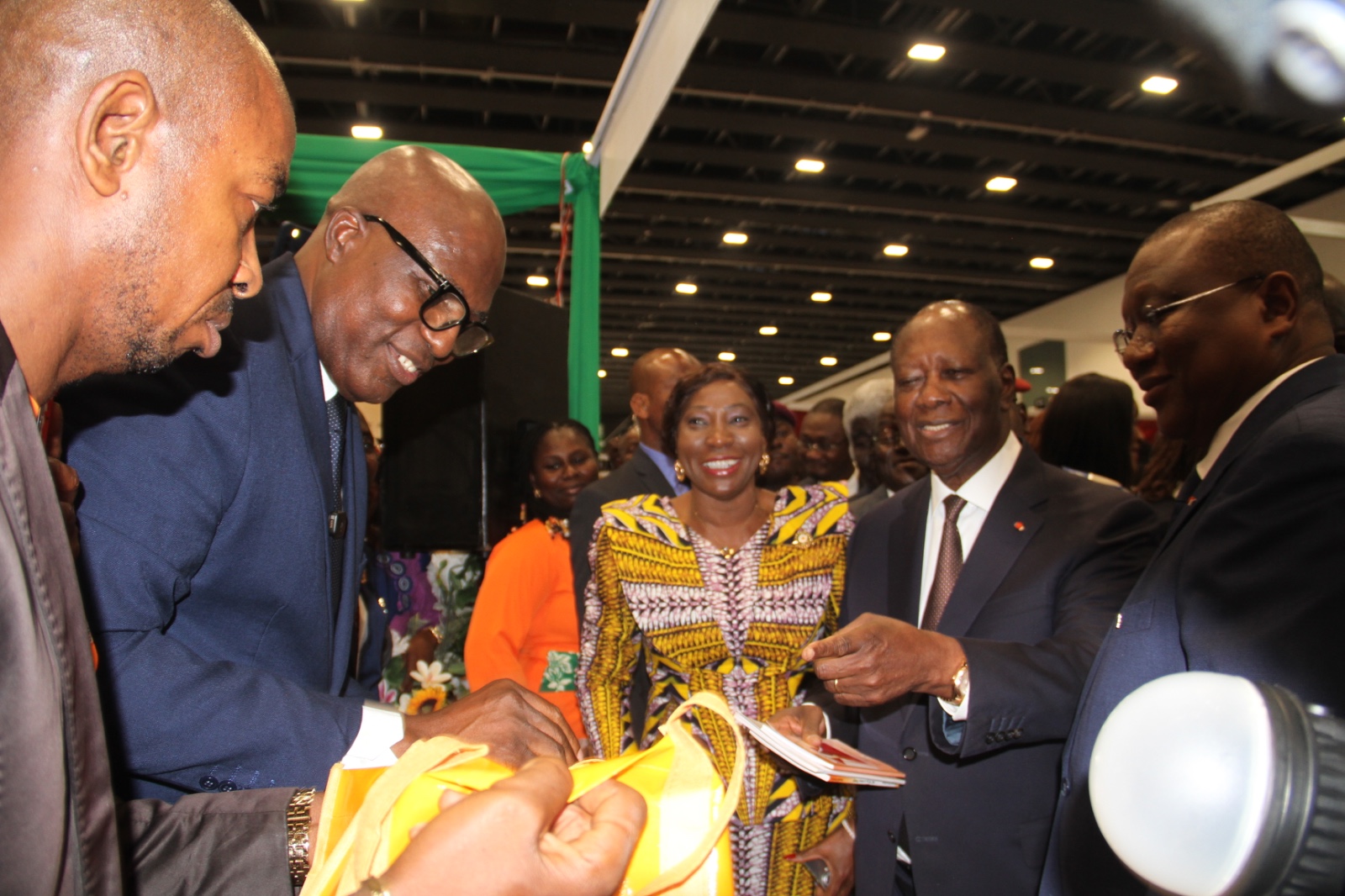 SILA 2026 : ALASSANE OUATTARA CRÉE L’ÉVÉNEMENT AU STAND DU RHDP