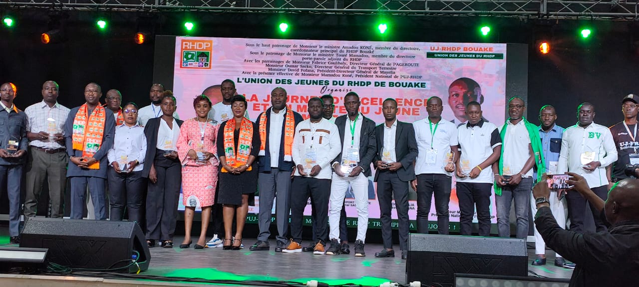BOUAKÉ / UJ-RHDP : 50 JEUNES MILITANTS CÉLÉBRÉS POUR LEUR ENGAGEMENT ÉLECTORAL LORS DE LA JOURNÉE D’EXCELLENCE