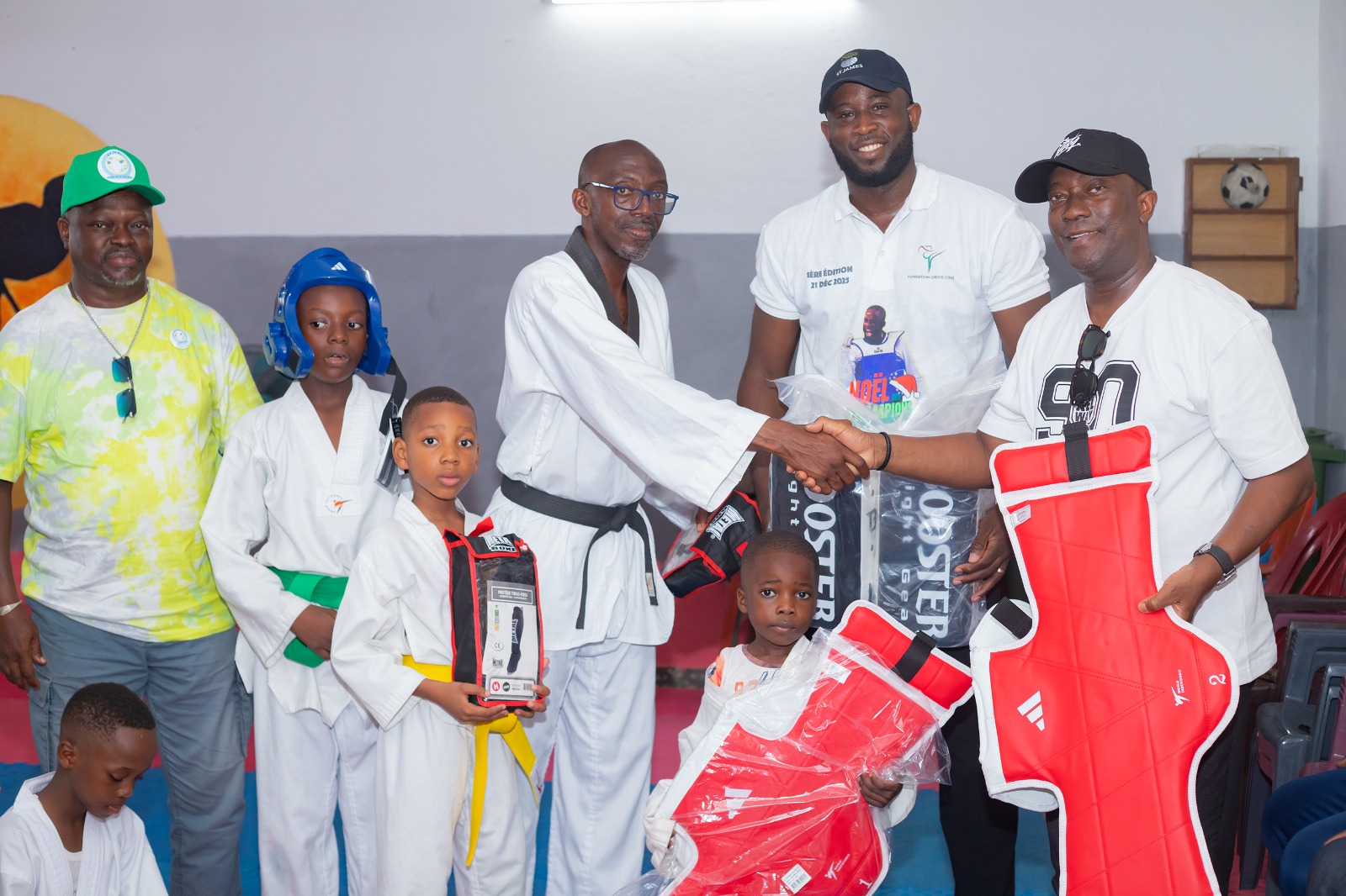 ÉLAN DE GÉNÉROSITÉ AU PAILLET : ÉRIC TABA ÉQUIPE LE CRISTAL TAEKWONDO CLUB EN PRÉSENCE DE CISSÉ CHEICK SALLAH