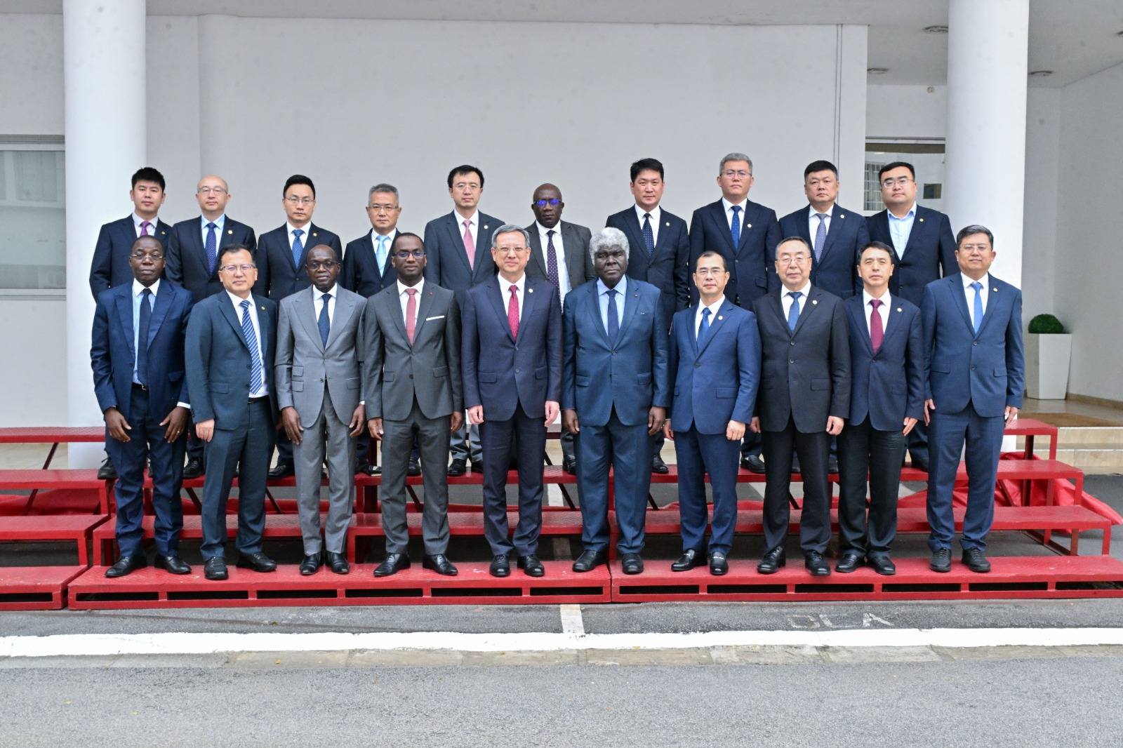 COOPÉRATION SINO-IVOIRIENNE : BEUGRÉ MAMBÉ ET NI ZHEN POSENT LES BASES D’UN PARTENARIAT STRATÉGIQUE STRUCTURANT