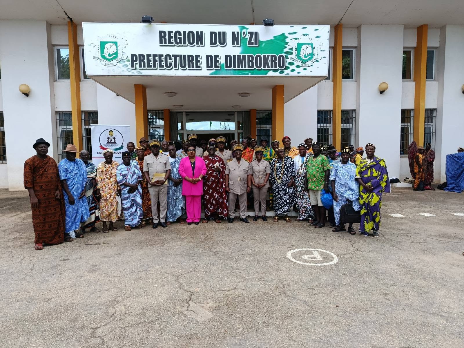 DIMBOKRO : LES TÊTES COURONNÉES RECONDUISENT NANAN N’DRI KOUAKOU CHALMEL ET NANAN N’GAHI PINDRIN III POUR SIX ANS