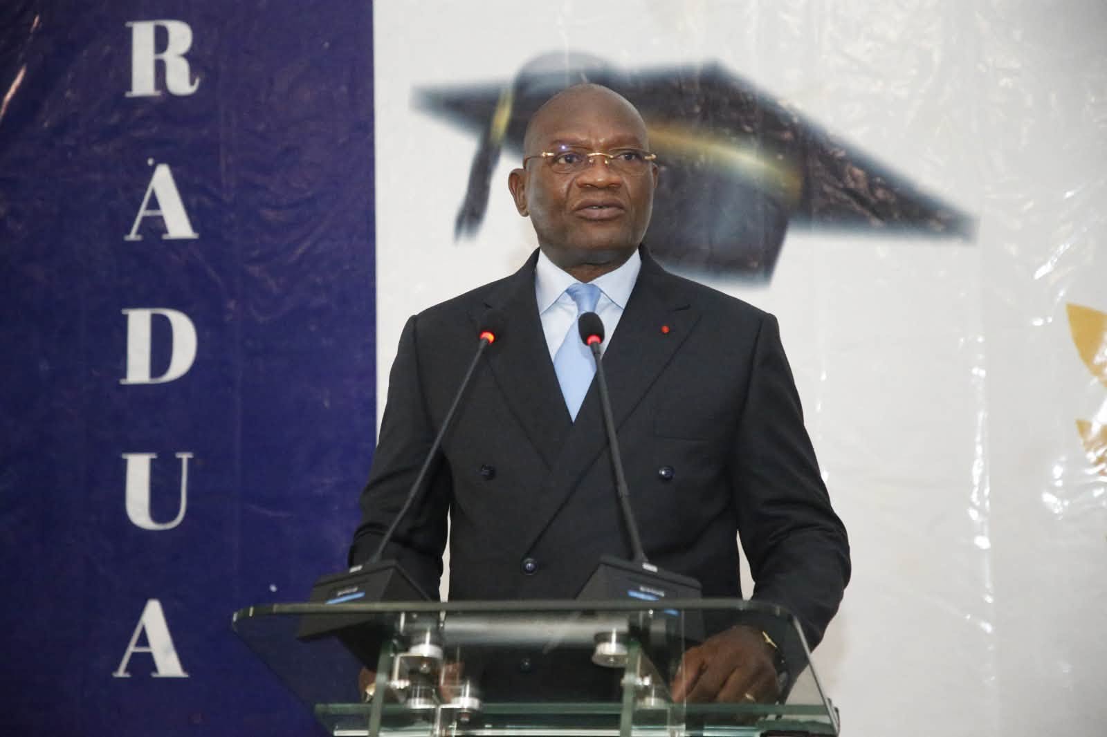 GRADUATION 2026 À L’UNIVERSITÉ JÉSUITE D’ABIDJAN : ADJÉ SILAS METCH APPELLE LA NOUVELLE GÉNÉRATION À L’EXCELLENCE ET AU SERVICE DE LA CÔTE D’IVOIRE.