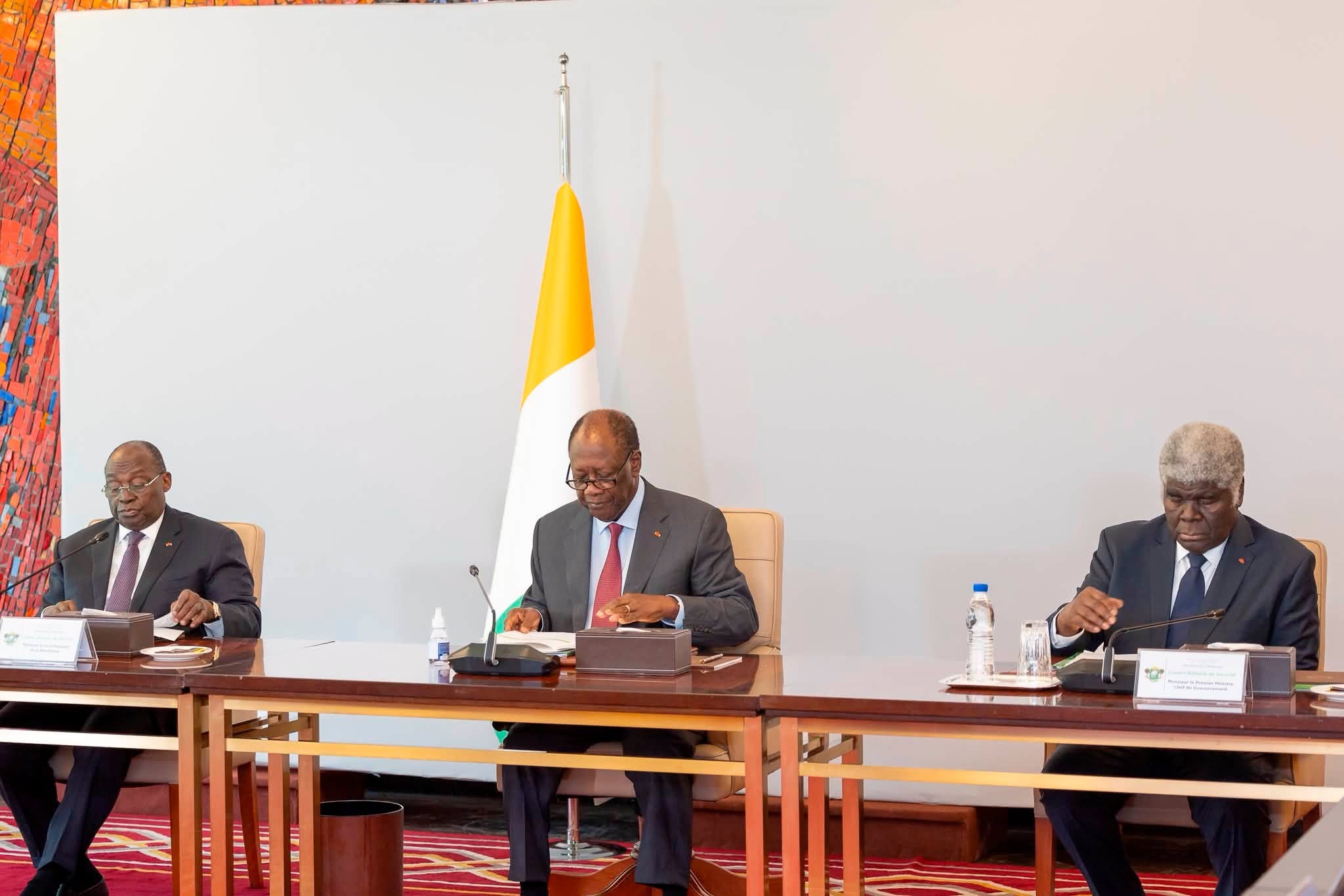 CONSEIL NATIONAL DE SÉCURITÉ : ALASSANE OUATTARA PASSE EN REVUE LES ENJEUX SÉCURITAIRES ET LES PRÉPARATIFS DE LA FÊTE NATIONALE
